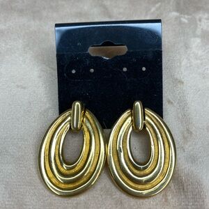 Vintage Gold Tone Triple Ridge Oval Doorknocker Earrings